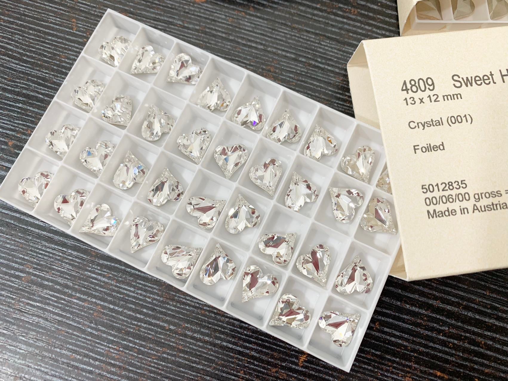 Swarovski® crystals 4809 Sweet Heart Fancy